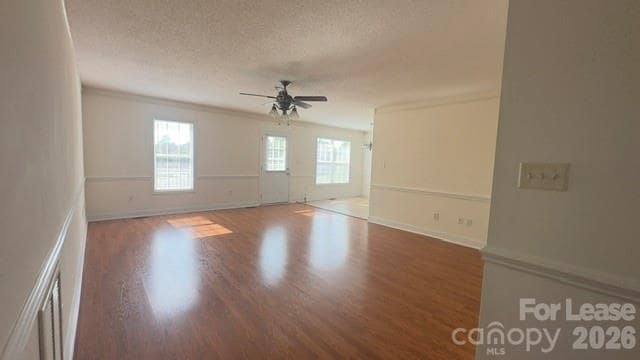 Photo - 5316 Oaktree Dr