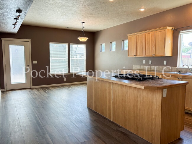 Photo - 1816 S Hervey St