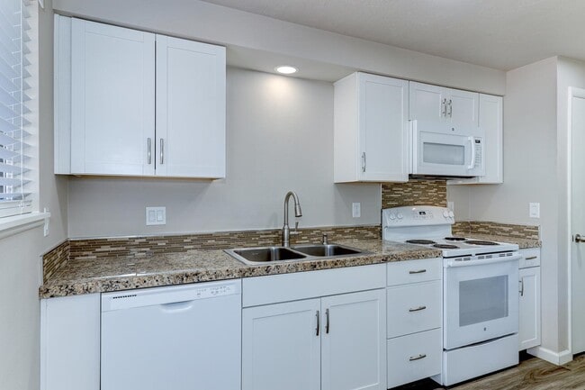 Photo - Beautifully Renovated 2 Bed, 1 Bath Townhouse – Available July 1st! Unit 2522 Arthur St.