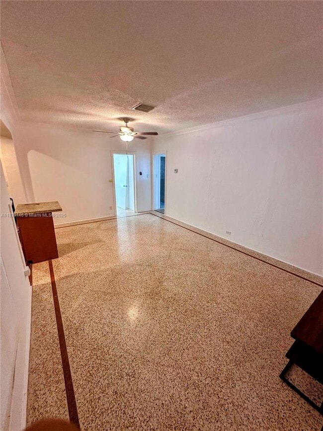 Photo - 9065 Harding Ave