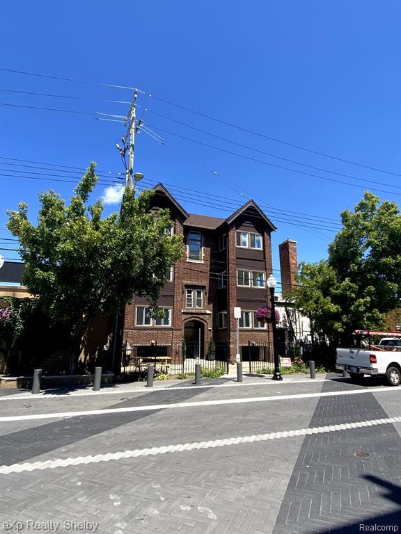 Photo - 259 W Nine Mile Rd Unit 302