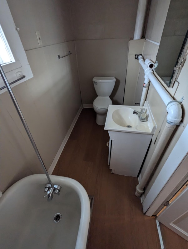 Photo - 313 W 21st St