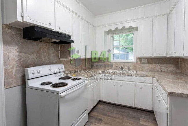 Photo - 909 E 8th St