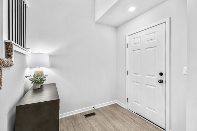 Photo - Cross Road Pines Apartments