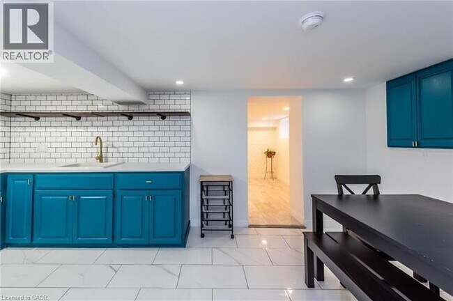 Photo - 257 E 17th St