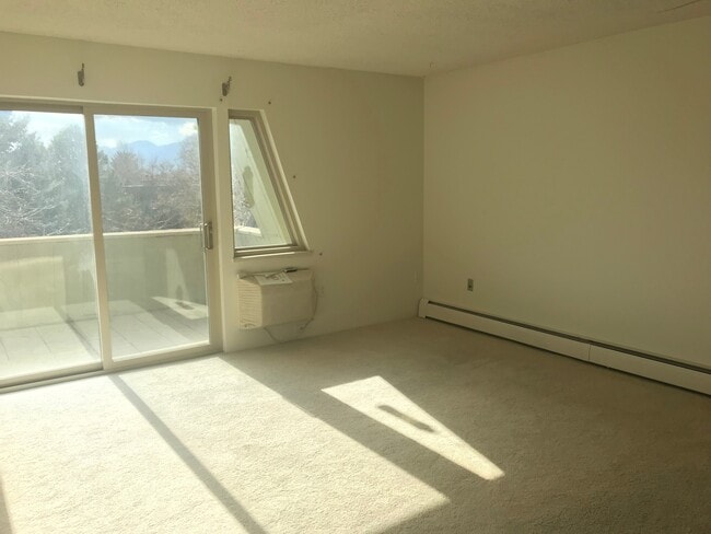 Photo - Top Floor South Facing One Bedroom Condo In North Boulder!  Perfect Location!