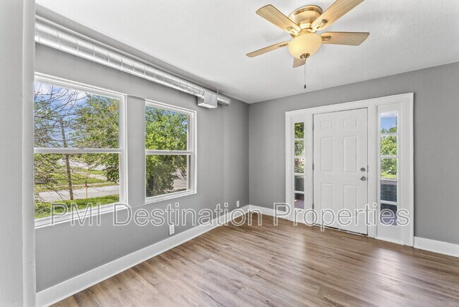 Photo - 4105 Linwood Blvd Unit D