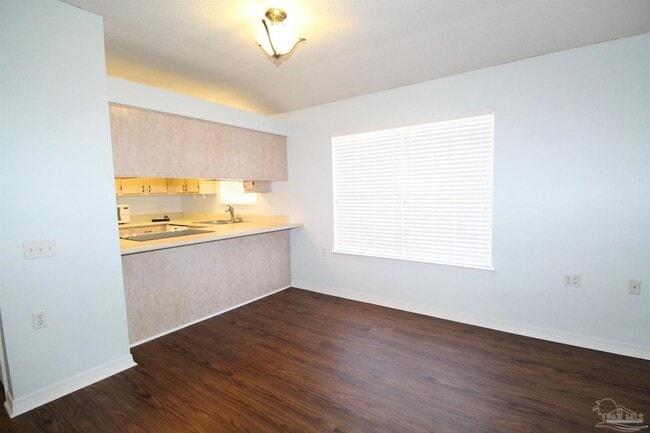 Photo - 1128 Sweetbriar St