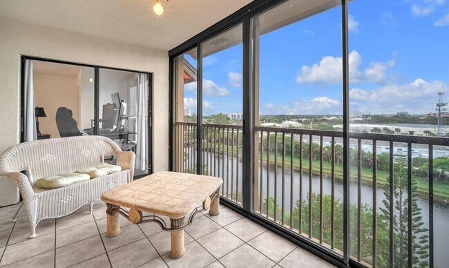 Photo - 2202 S Cypress Bend Dr Unit 903