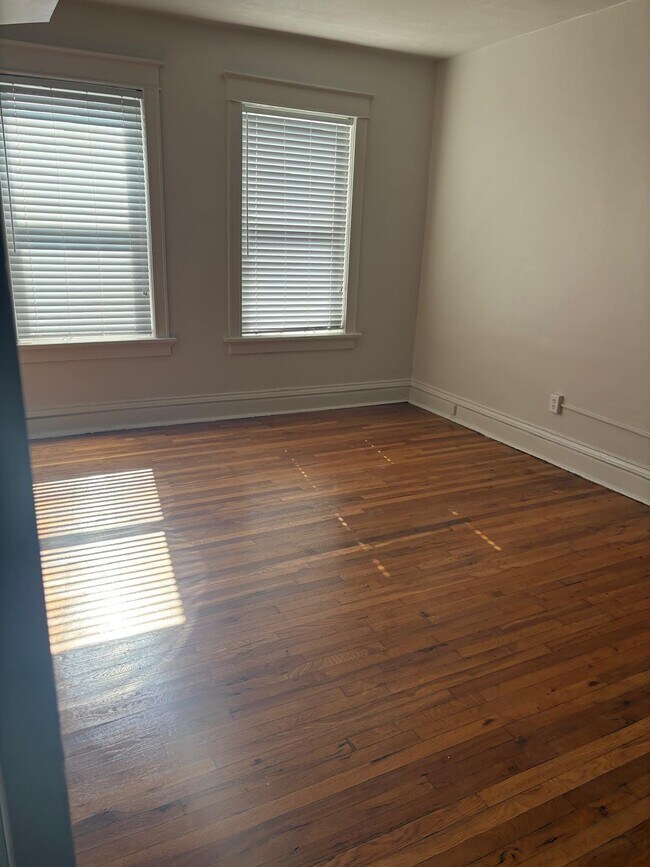 735 Leland Ave Unidad 3rd unit
