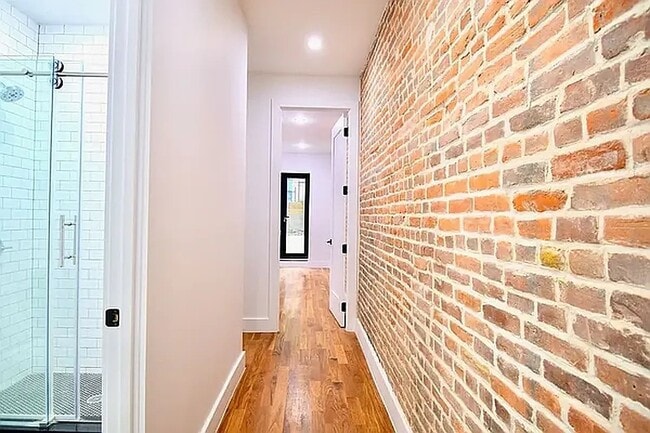 Photo - 588 Quincy St Unit 5