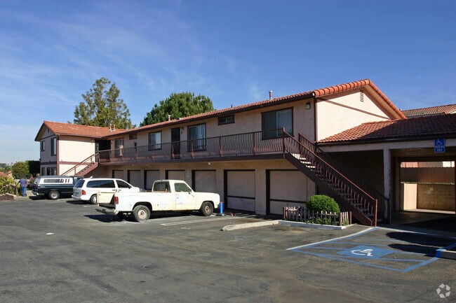 Photo - 155 East Dr Apartments