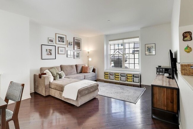 Photo - 303 S NW Hwy