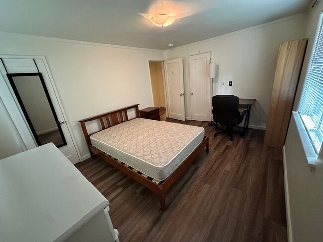 Photo - Lewis & Clark Law Students ONLY Unit Room 2