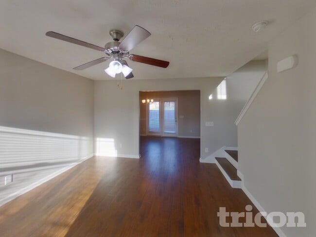 Photo - 916 Coolidge Ct