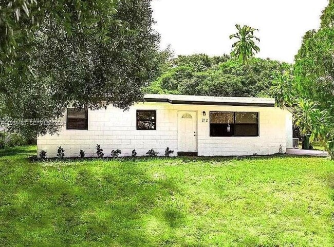 Photo - 212 N 41st St