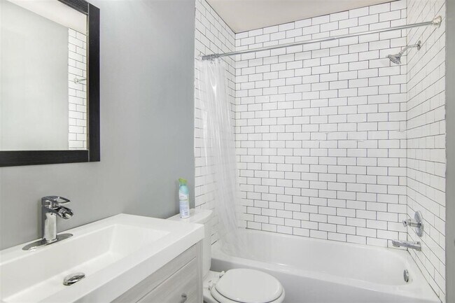 Photo - 1720 Elgin St
