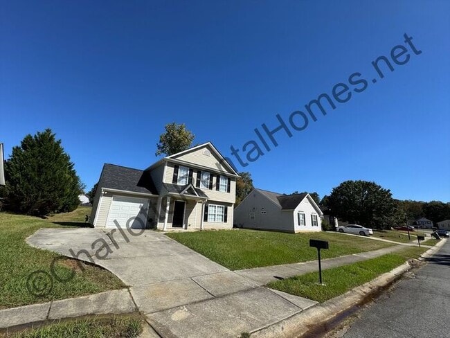 Photo - Nice 3 bedroom 2.5 bath home in Charlotte!