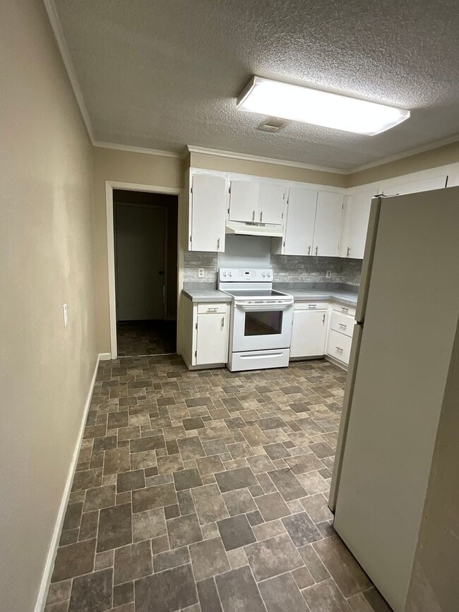 Photo - 901 Dennis Ave