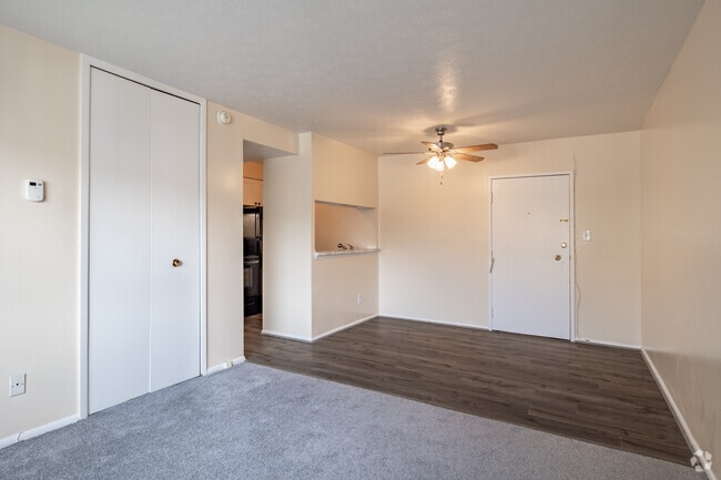 1BD, 1BA - 750SF