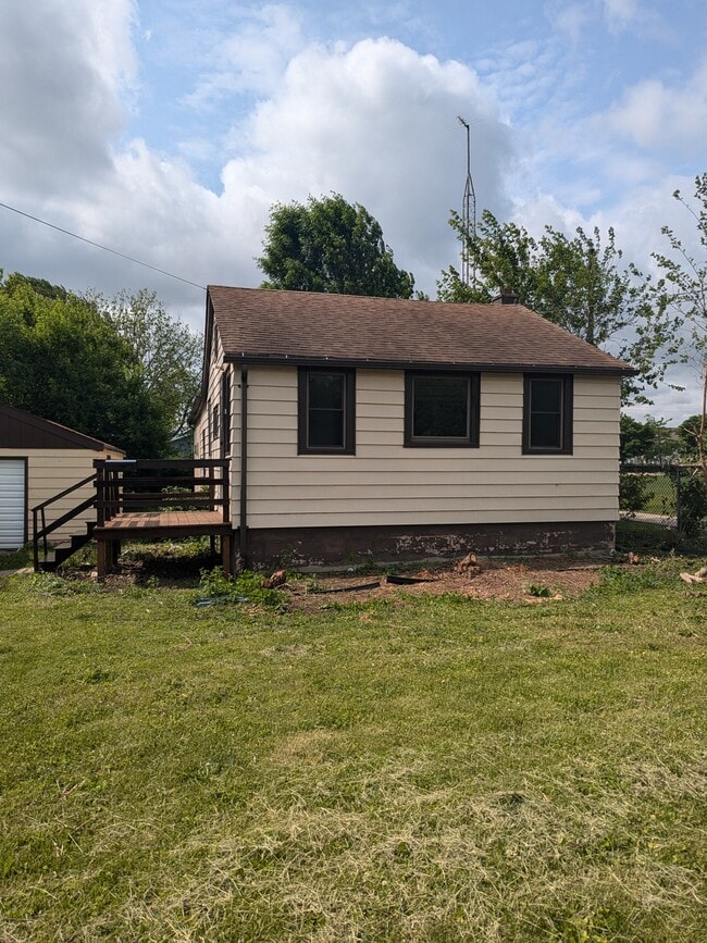 Building Photo - 17 W Linwood Ave Rental