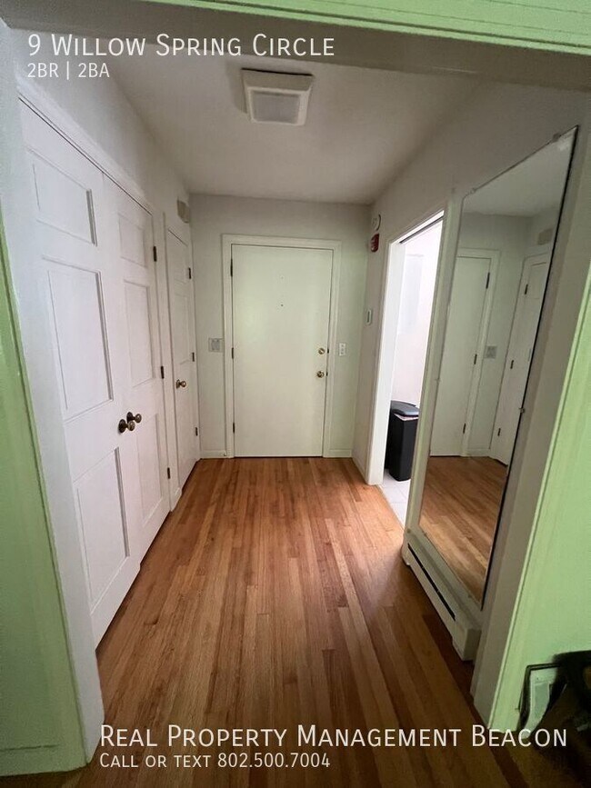 Photo - 9 Willow Spring Cir