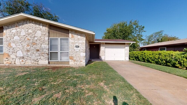 Photo - SPACIOUS HOUSE FOR RENT!!!