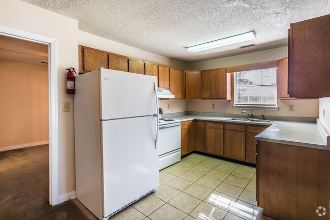 3BR, 2BA - 1,100SF - Kitchen - Oak Park Heights
