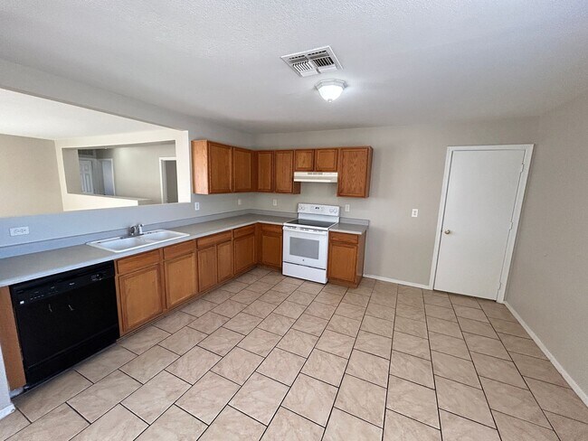 Photo - 4 Bed / 2 Bath Single Level El Mirage Home...