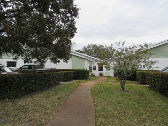 Photo - 2110 SE Edler Dr