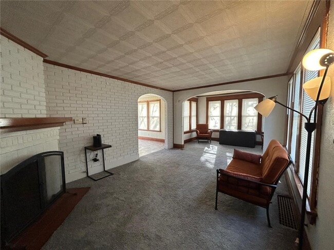 Photo - 125 Windsor Rd