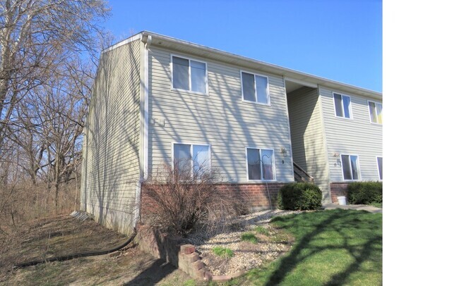 Building Photo - 1000 Bratton Ave Rental