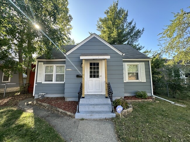 Building Photo - 1720 Kilburn Ave