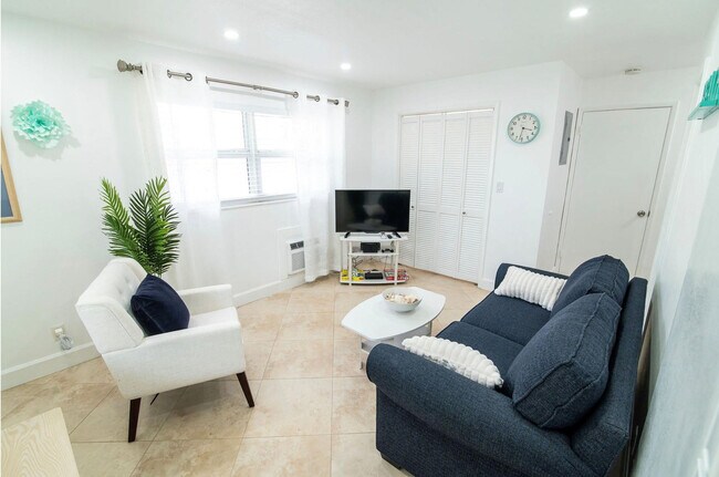 Photo - 3230 NE 13th St Unit 203