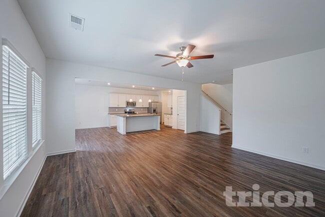 Photo - 135 Chapel Meadow Ln SW