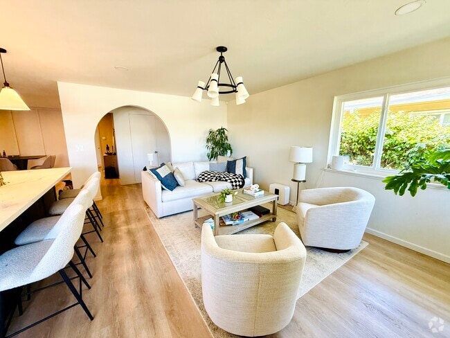 Building Photo - 20649 Yeandle Ave Rental