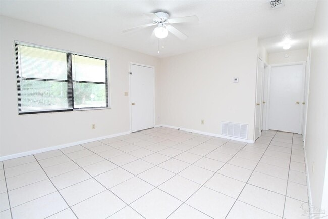 Photo - 5301 Broad St