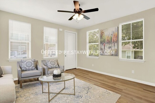 Photo - 703 N 3rd St