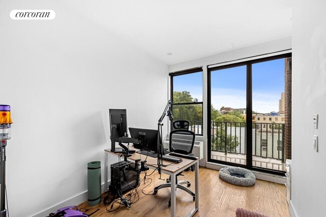 Photo - 27 Kossuth Pl