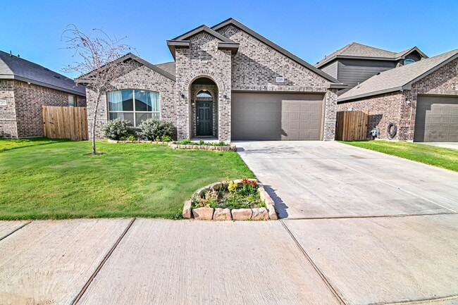 Building Photo - 1219 Santa Clara Dr