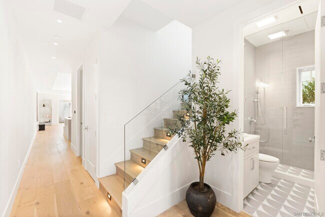 Photo - 7216 Fay Ave