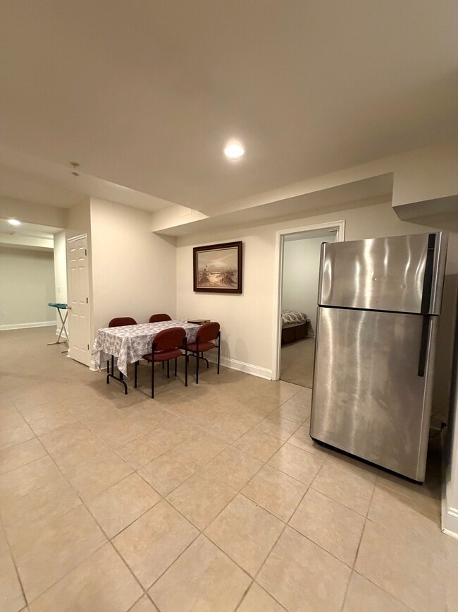 Photo - 13704 Old Columbia Pike Unit Lower level