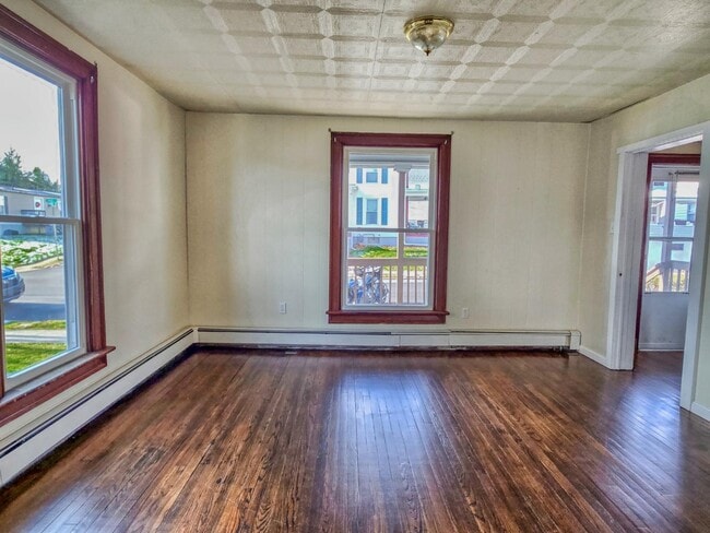 Photo - 166-168 S Jones St - 168