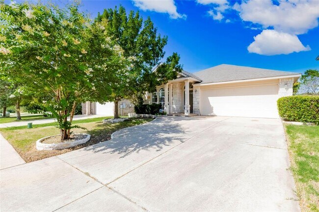 Photo - 309 Riverine Way