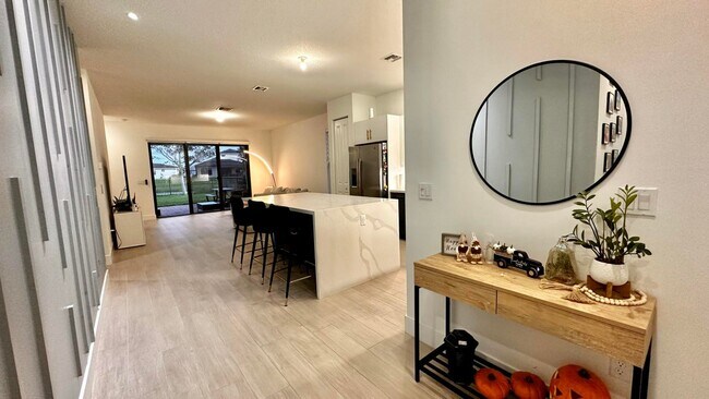 Photo - 5570 Quiet Lake Pl