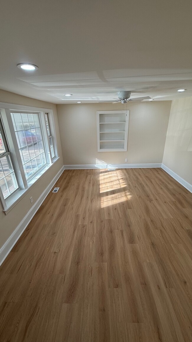 Family room - 122 N Fir Ave Unit 122 N Fir Ave