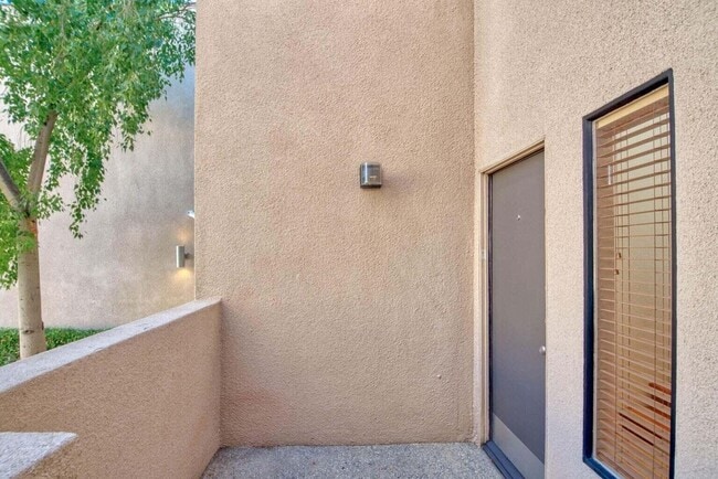 Photo - 867 Village Square S