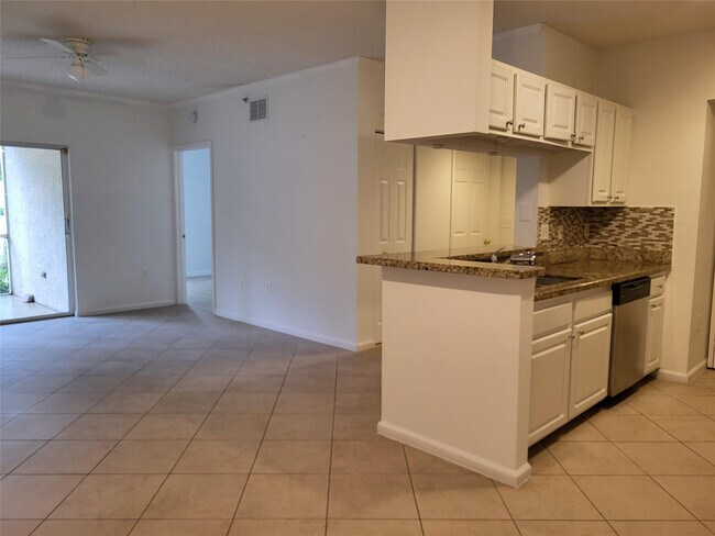 Photo - 11655 W Atlantic Blvd Unidad 2002