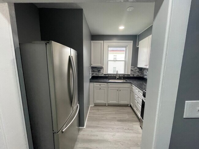 Photo - 121-123-123 High St Unit 2