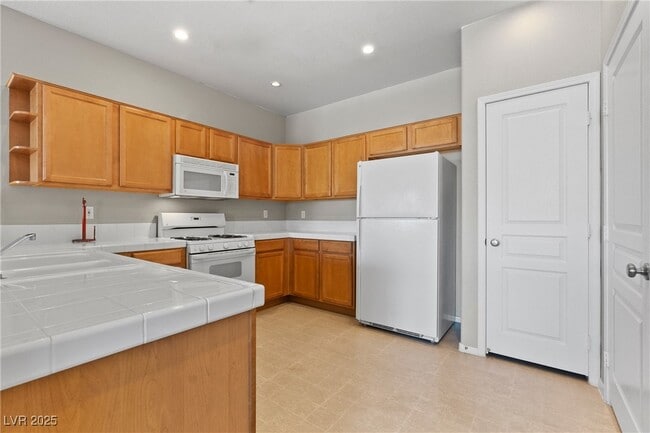 Photo - 1012 Domnus Ln Unidad 205